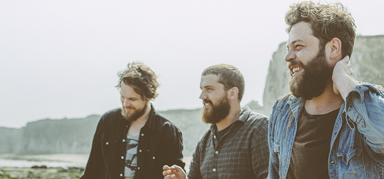 Read more about the article Interview: Bear’s Den sell out their tour!
