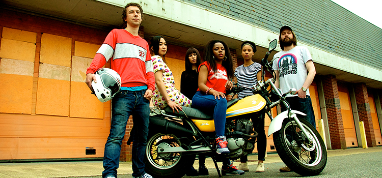 Read more about the article The Go! Team: “There were times when I thought The Go! Team would never play live again.”
