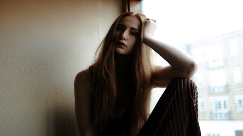 Read more about the article NEW MUSIC: FOLLY RAE